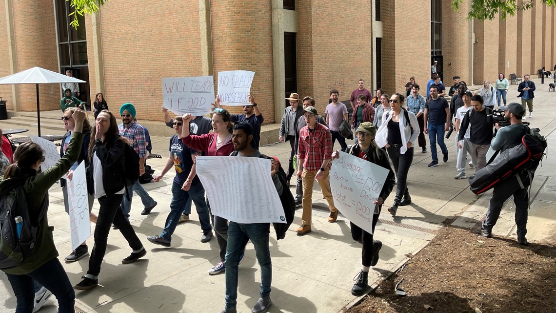 Graduate student workers rally at UT to raise minimum stipend to ...
