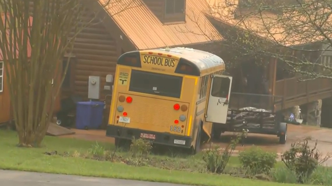 Bus driver cited after Signal Mountain crash - Vimarsana News