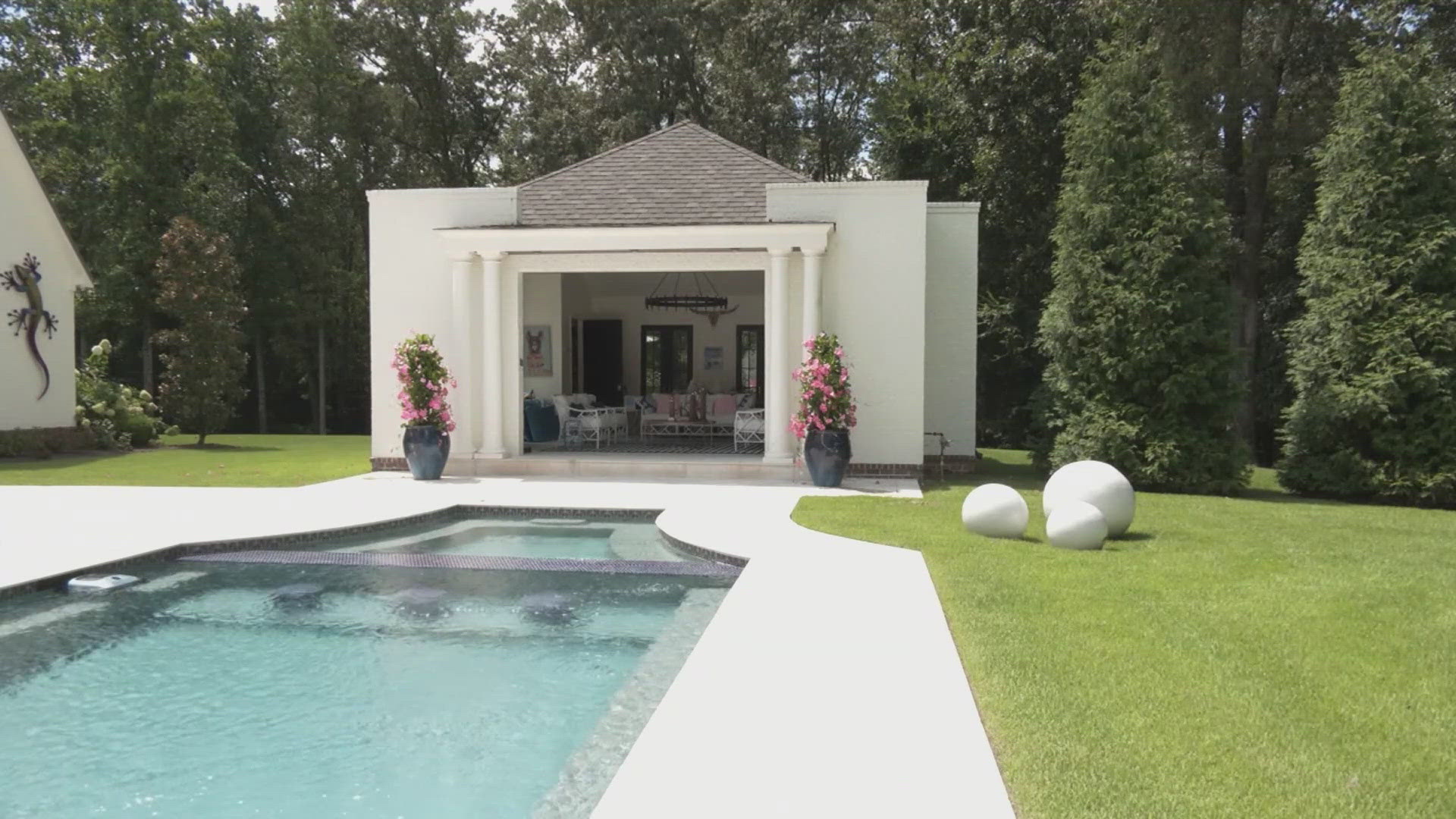 Man describes finding West TN quadruple murder suspect in his pool ...