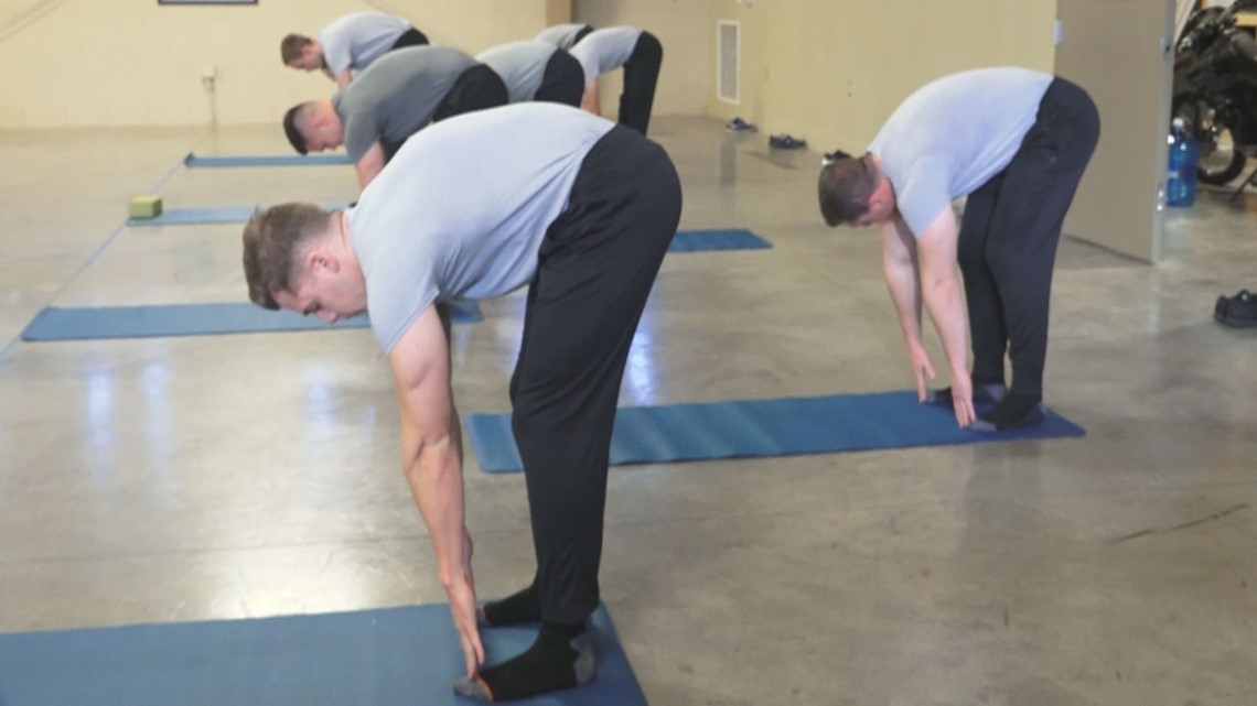 Knoxville Police Department starts yoga program with mantra of officer wellness - Vimarsana News