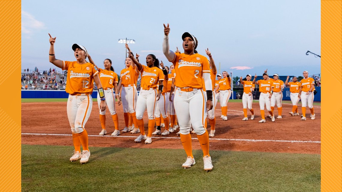 Tennessee softball team returns to Knoxville after CWS semifinals