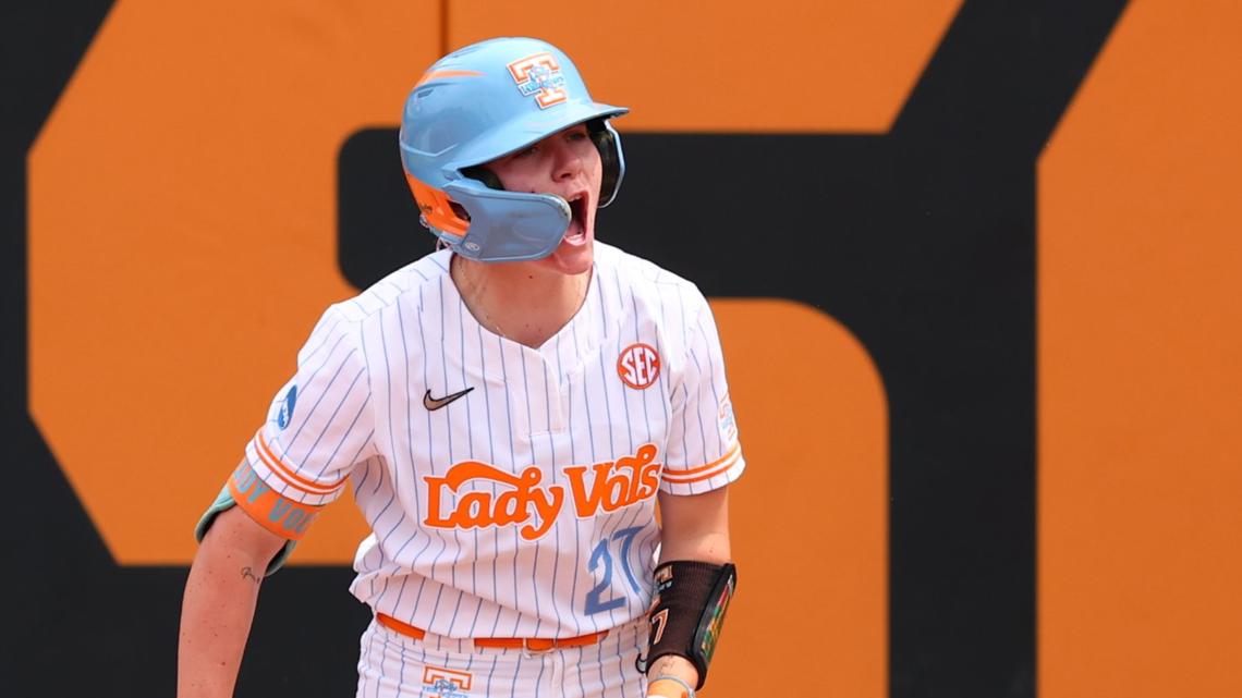 Tennessee softball advances to the Knoxville Regional Championship with 7-5 win over Virginia