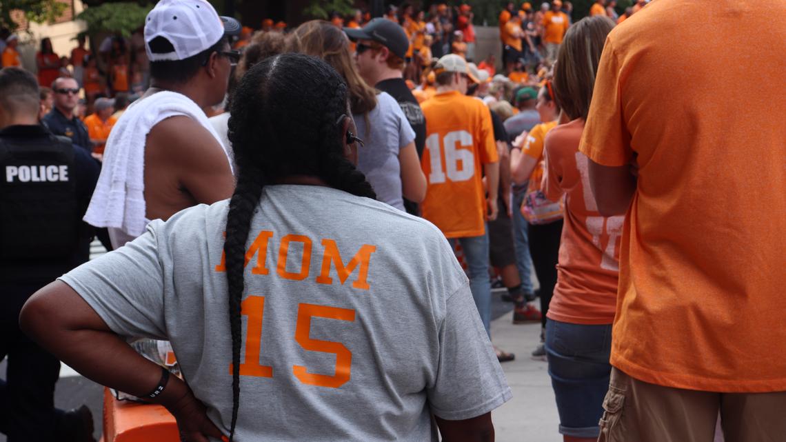 WATCH: An emotional moment for Jauan Jennings and family after