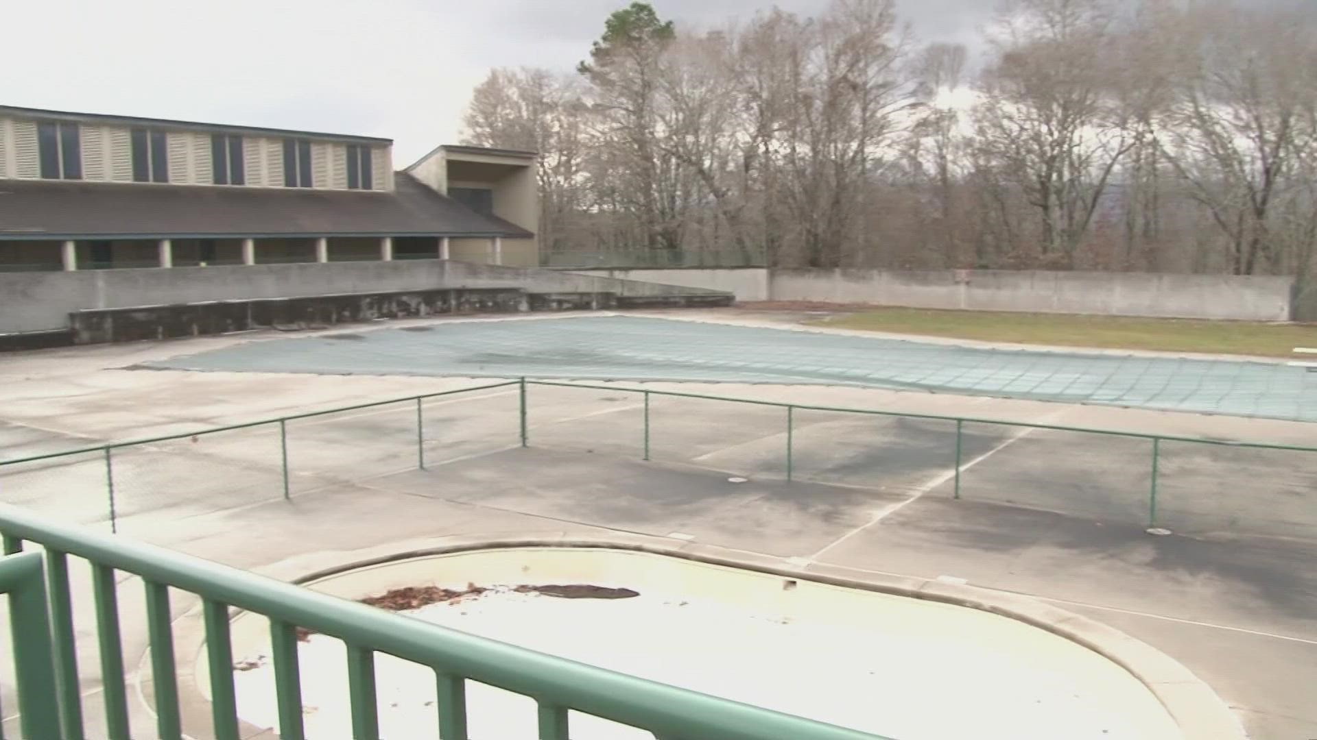 The public will be able to give their recommendations for an alternative, year-round outdoor recreational operation in replacement of the pool.