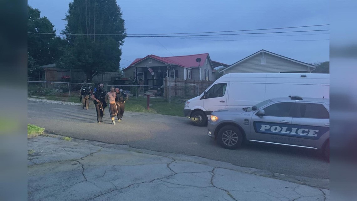 KPD: Man arrested after evading arrest by barricading in home with ...