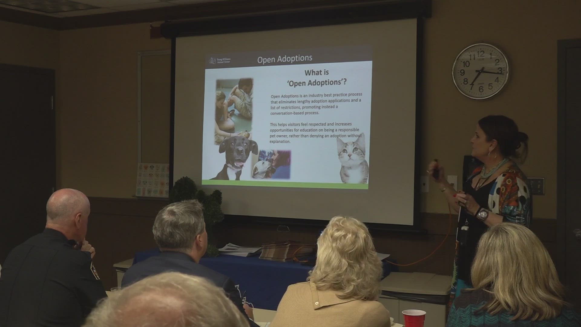 The Knoxville Police Department and the Knox County Sheriff's Office manage animal control in Knoxville and Knox County, respectively.