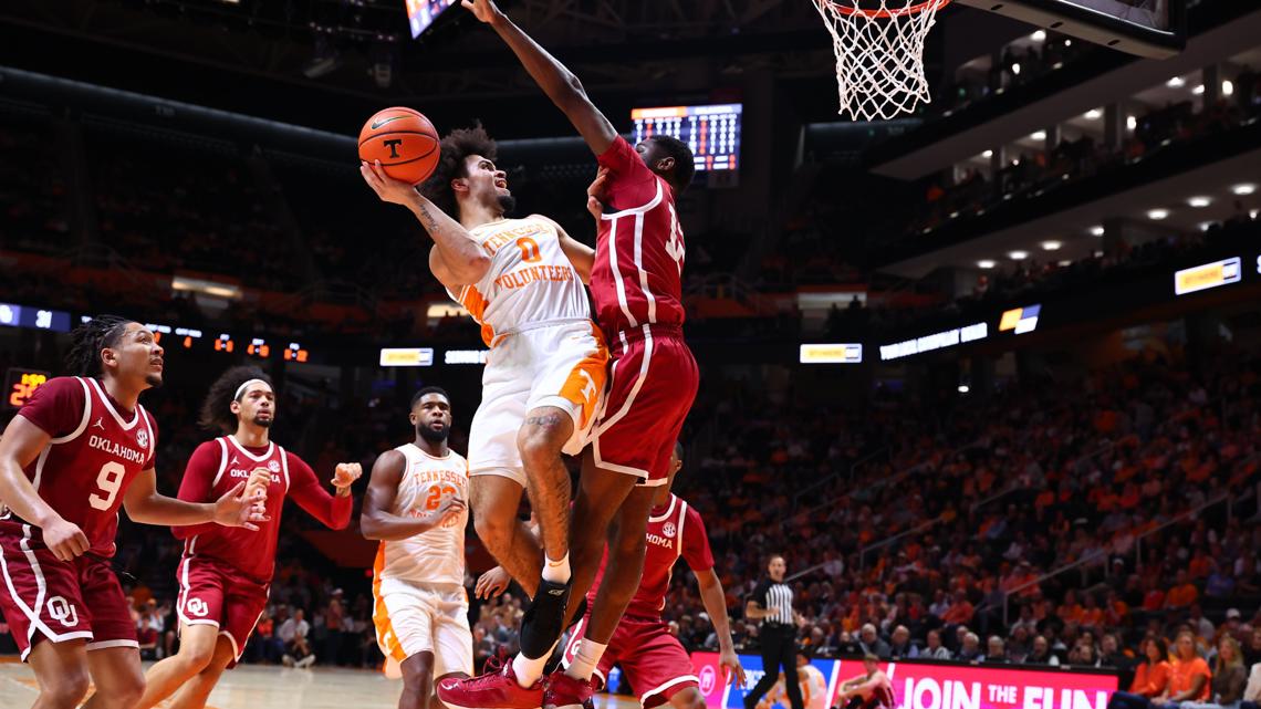 Tennessee runs by Oklahoma, 89-66