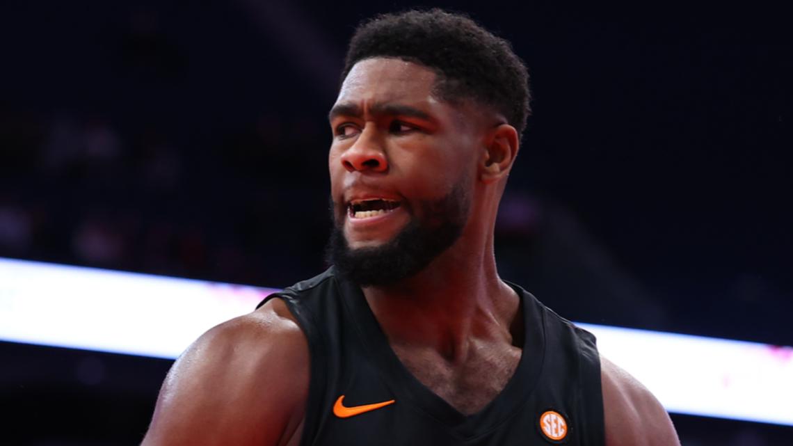 Jaylen Carey remains in the SEC committing to Missouri for his senior season