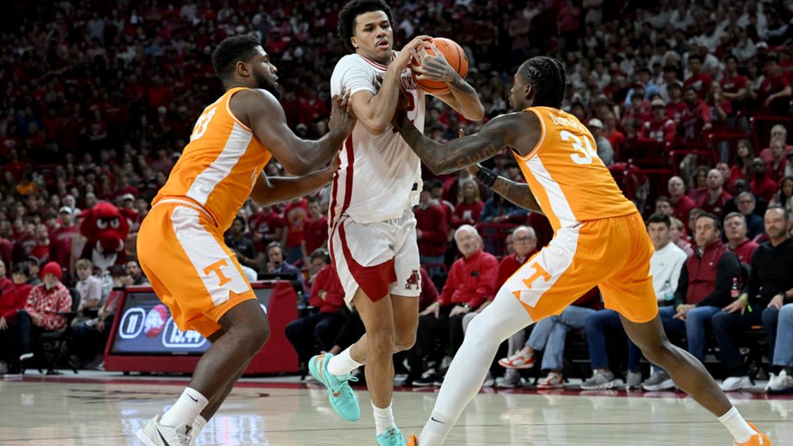 Two more Tennessee players enter transfer portal