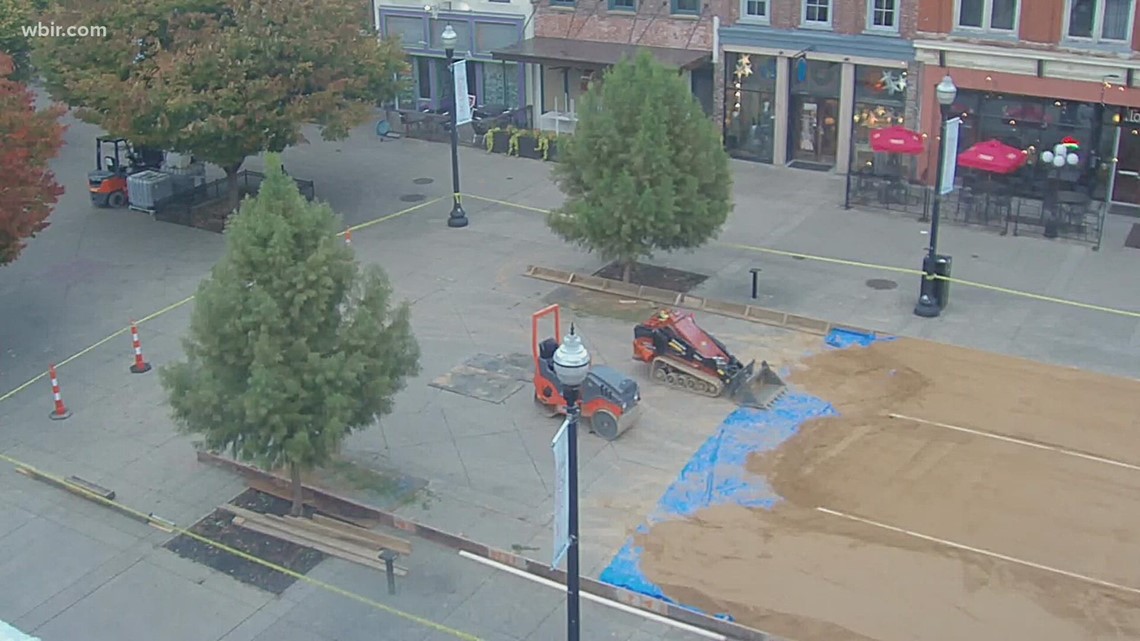 Knoxville ice skating rink starts to go up for the holidays