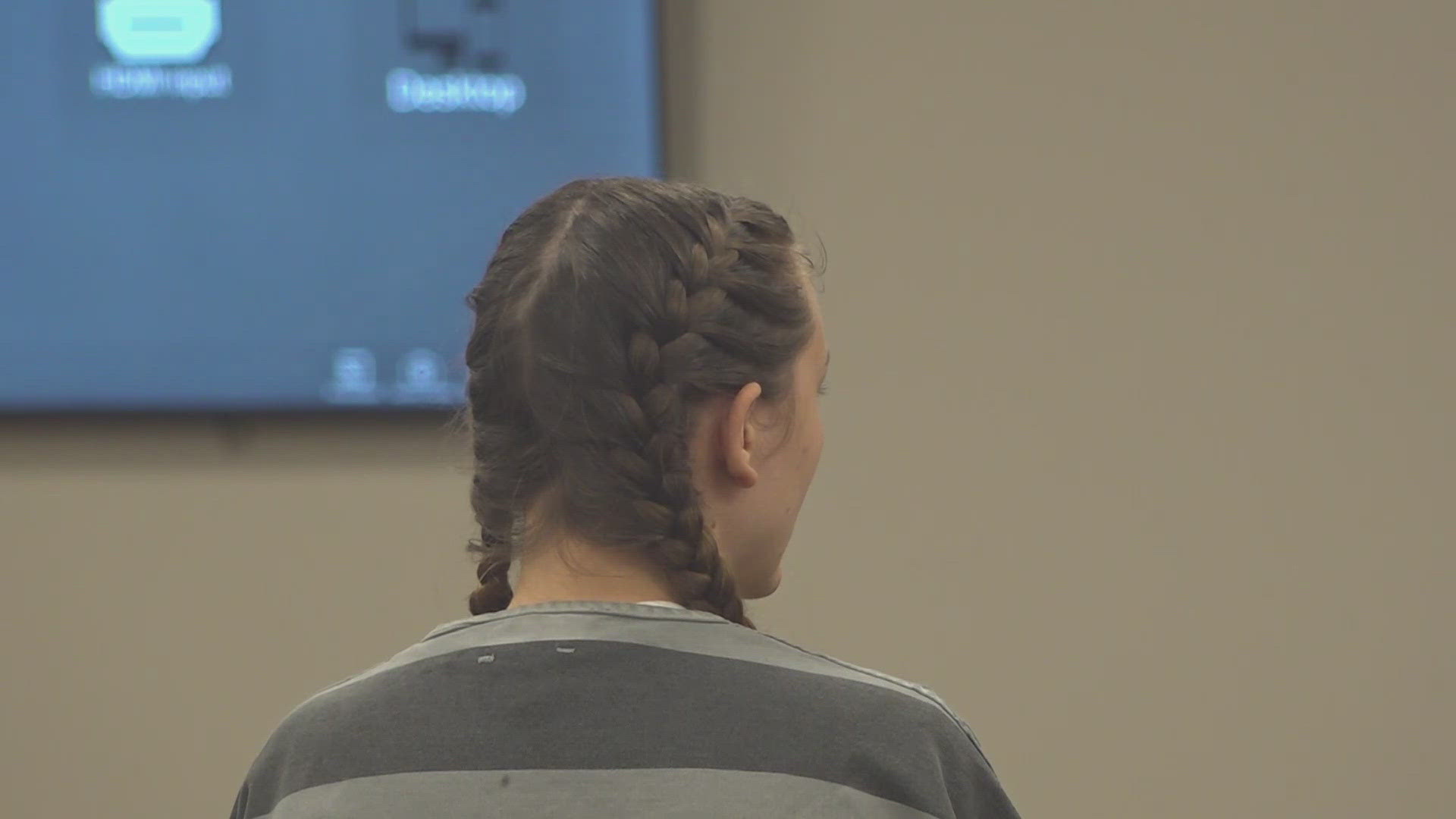 Taylor Ann Fiber is accused of helping Nicholas Hamlett escape by lying to deputies about his identity.