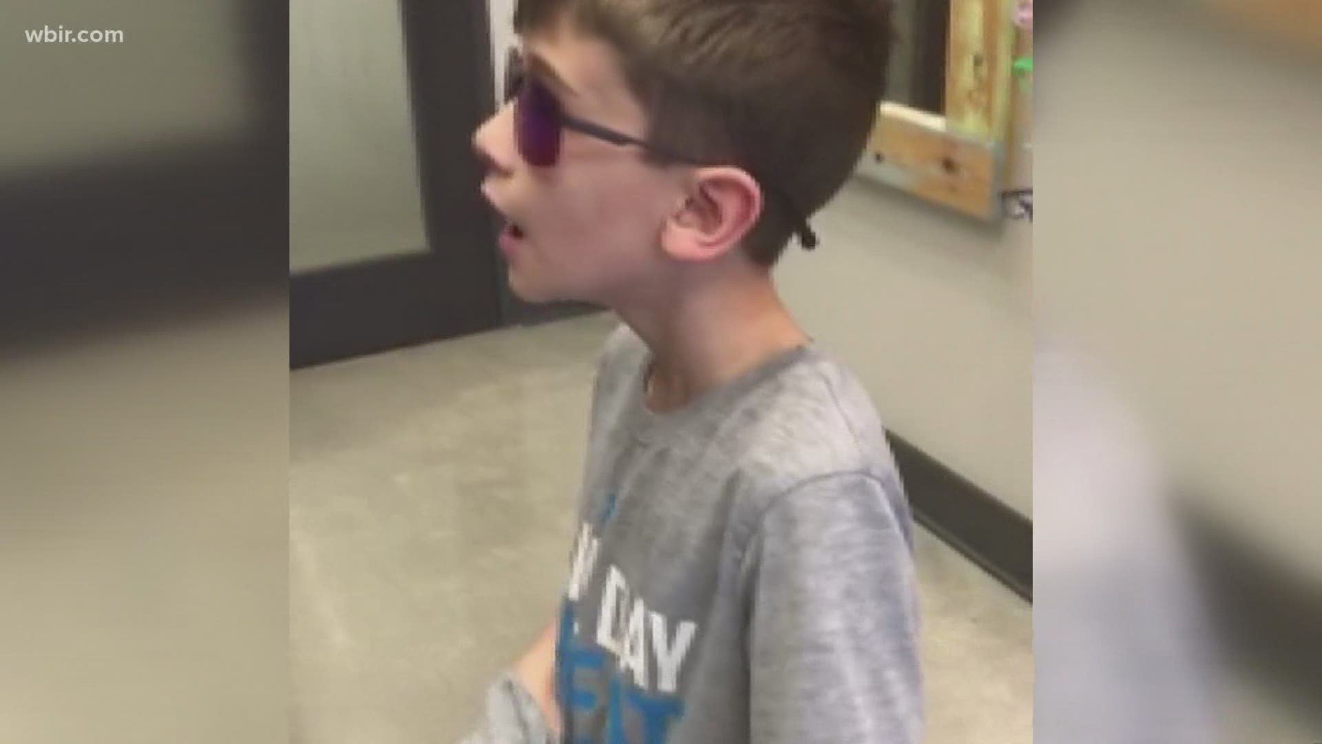 Video shows a Maryville boy as he marvels over how new glasses allow him to see colors for the first time. His mom shared the video with us.