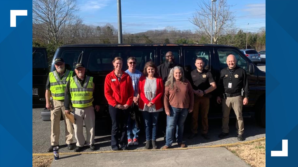 McMinn Co. sheriff's office to visit people during wintry weather delivering food and blankets - Vimarsana News