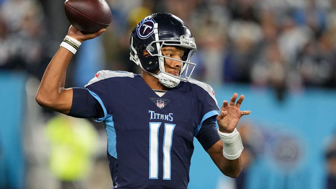 Tennessee Titans' Joshua Dobbs throws first career TD in tight