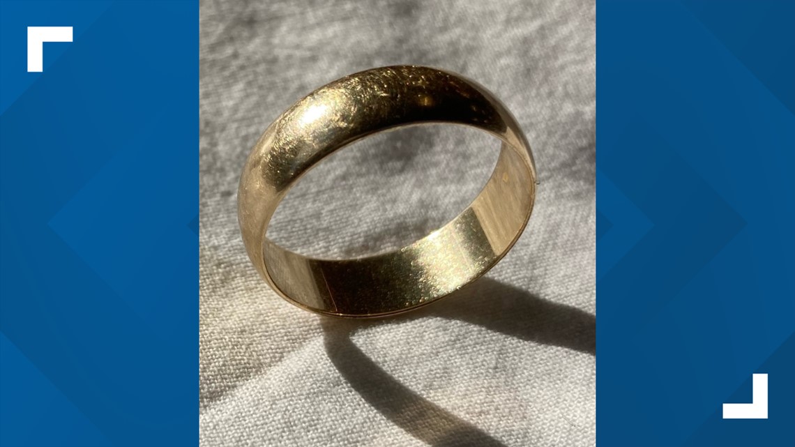 Local man searching for couple who lost wedding ring - Vimarsana News