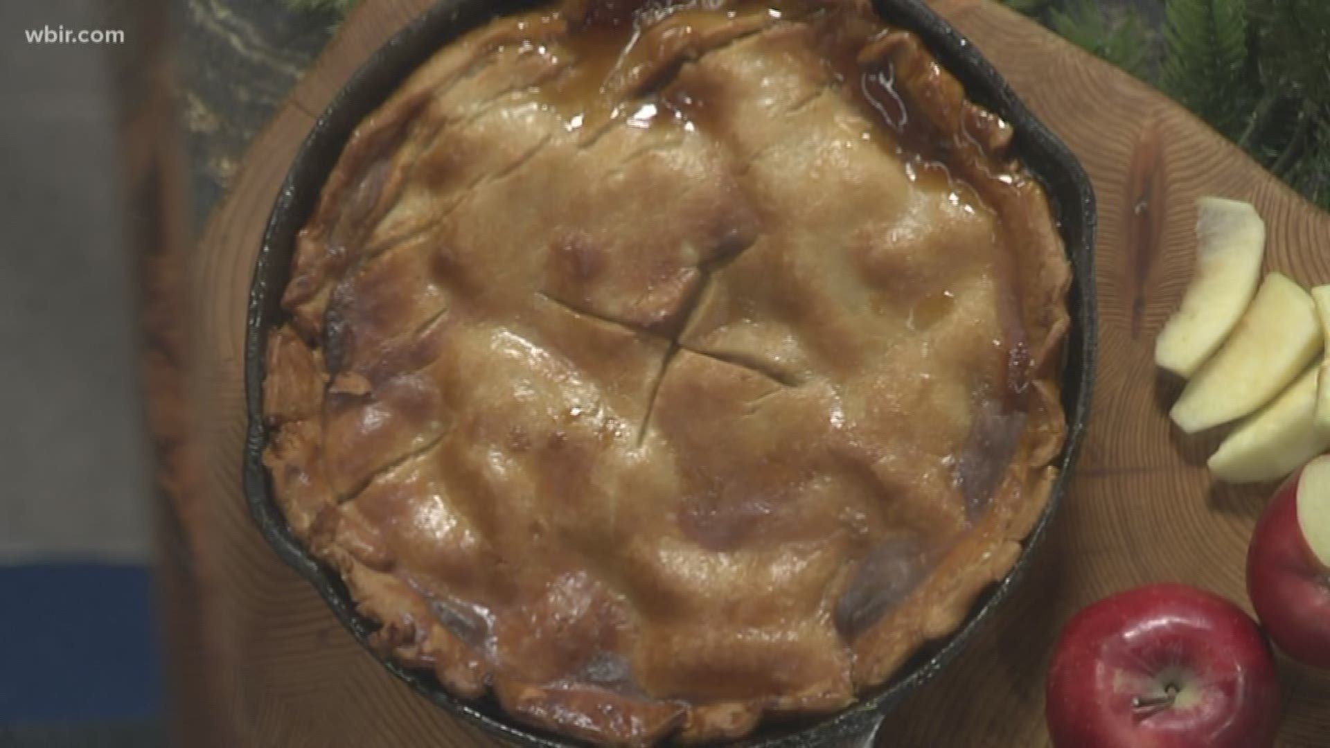 Melissa Graves from Donna's Old Town Cafe is here to show us how to make a skillet apple pie.