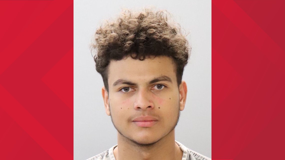 Knox Co. teen charged with bringing a rifle onto school campus during football game - Vimarsana News