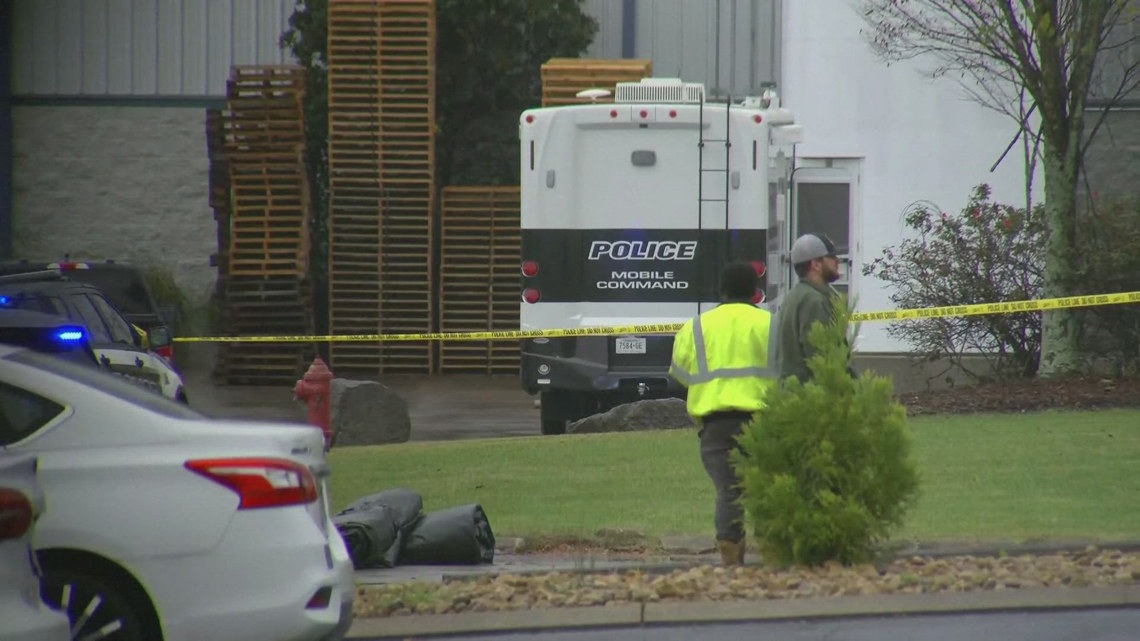 SWAT responds after possible suspect ID'd in deadly shooting at Barku ...
