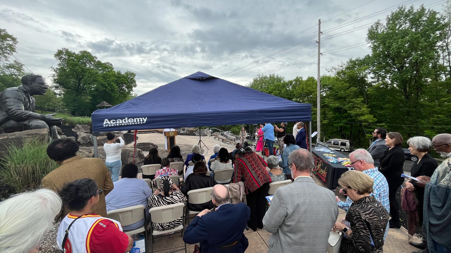 Knoxville honors pioneer Edye Ellis at memorial