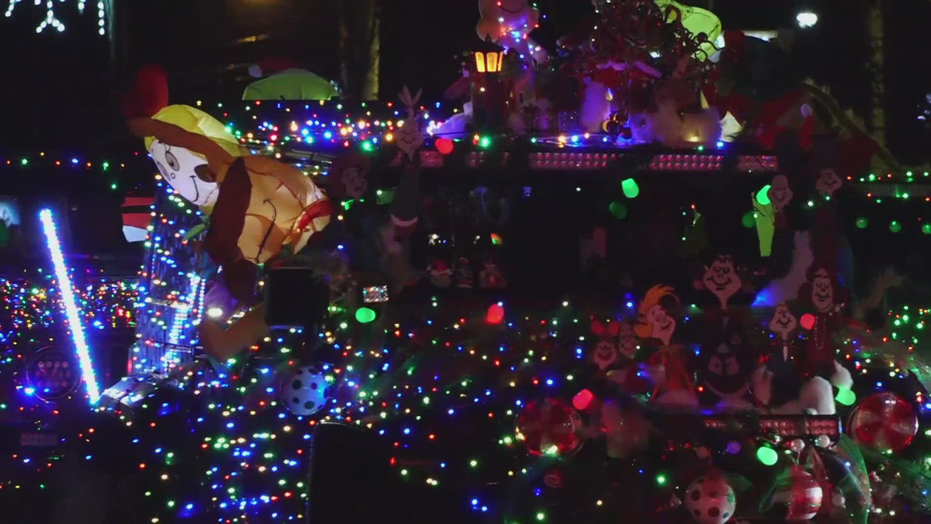 The procession included plenty of floats, balloons and lights!