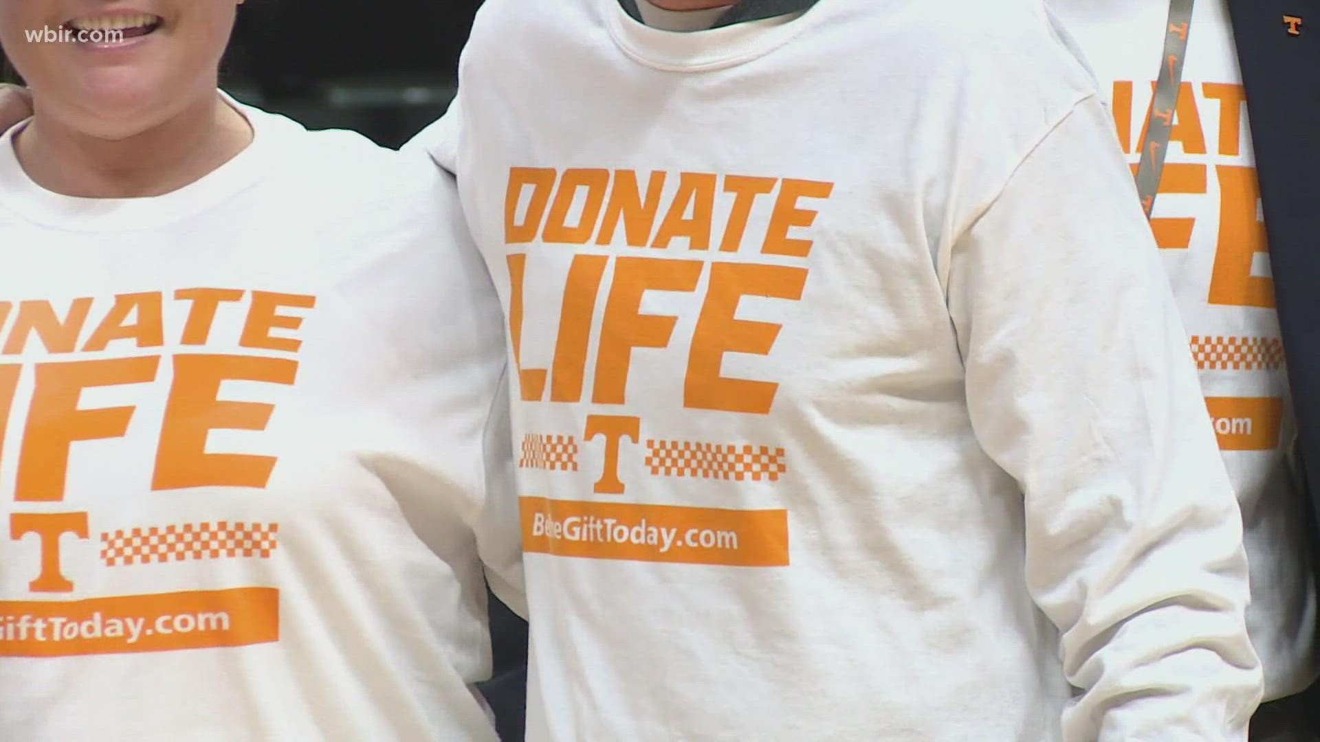 After an associate director with Tennessee's Men's Basketball received a new liver, the team is working to register more people as organ donors.