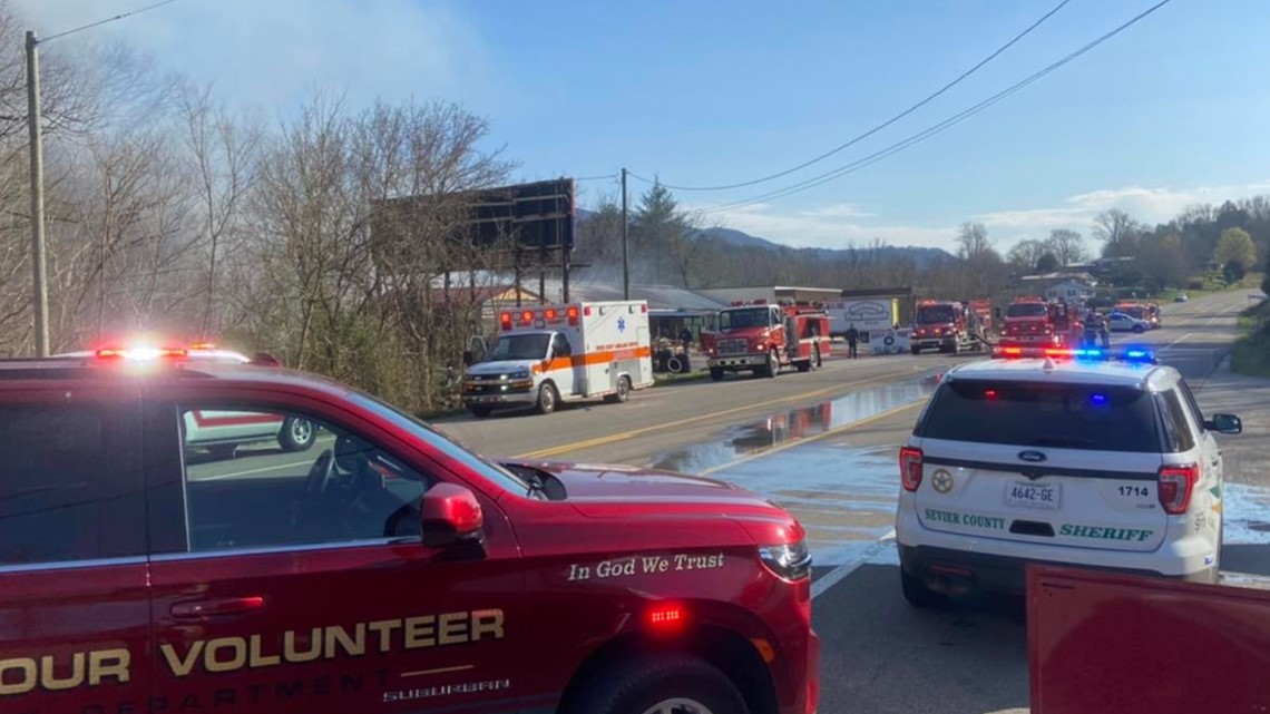 Seymour VFD responds to commercial fire on Chapman Highway