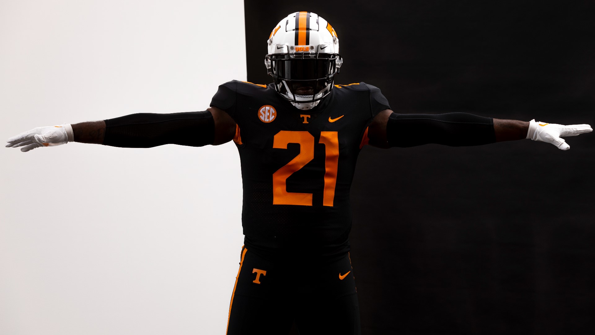 Tennessee Football To Wear Black Jerseys Against Top-ranked Georgia ...