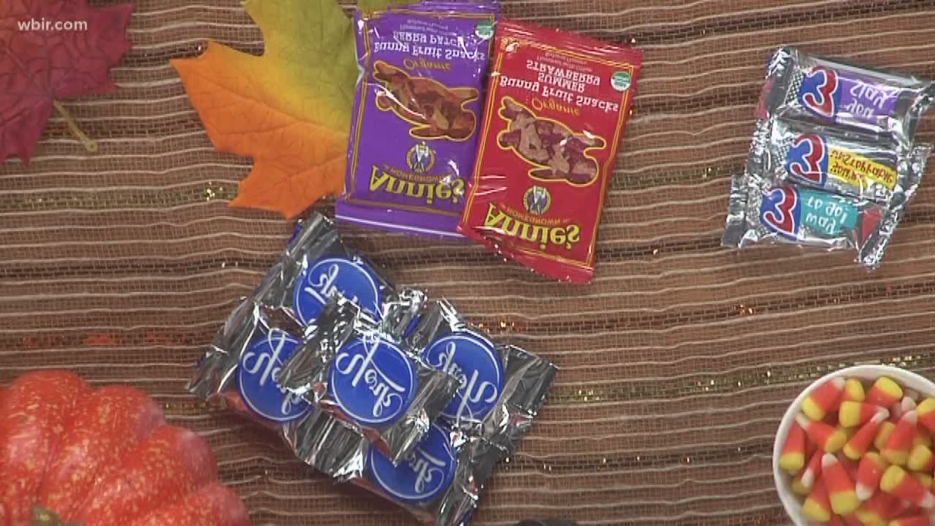 Halloween candy, pumpkin spiced lattes, the list goes on. It can be hard to stay healthy during the fall! 
    Holly Mason, a certified dietitian from UT Medical Center joins us with some tips to fall into healthy habits.