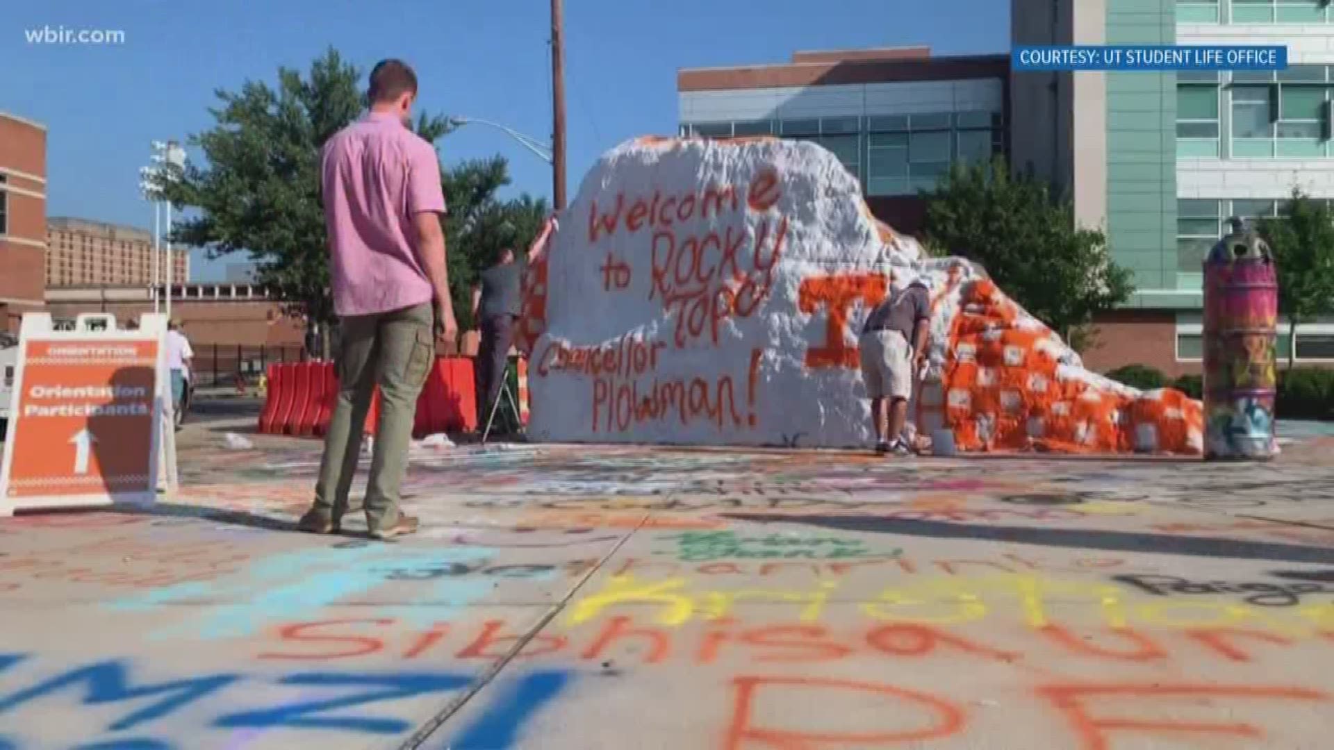 The University of Tennessee welcomed its new chancellor with a big sign painted on the rock.
This time lapse from UT shows several people working to paint up the welcome for Chancellor Donde Plowman.