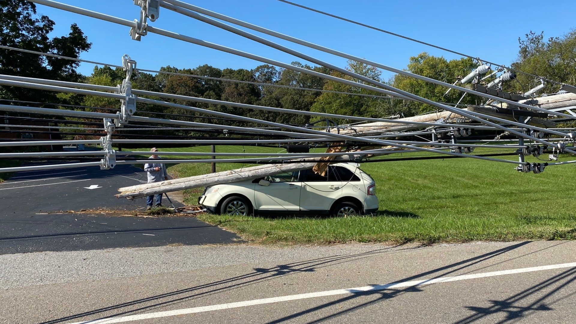 Part of Louisville Road closed in Alcoa after car crashes into utility ...