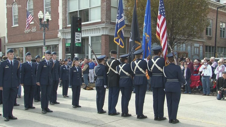 Community honors those who served at Knoxville's Veterans Day Parade