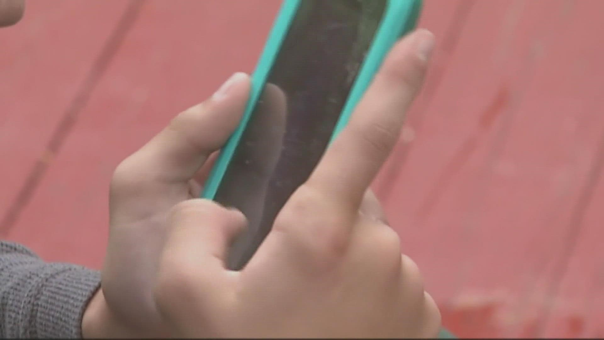 Mental health experts said social media use is a major factor in the mental health of children in Tennessee.
