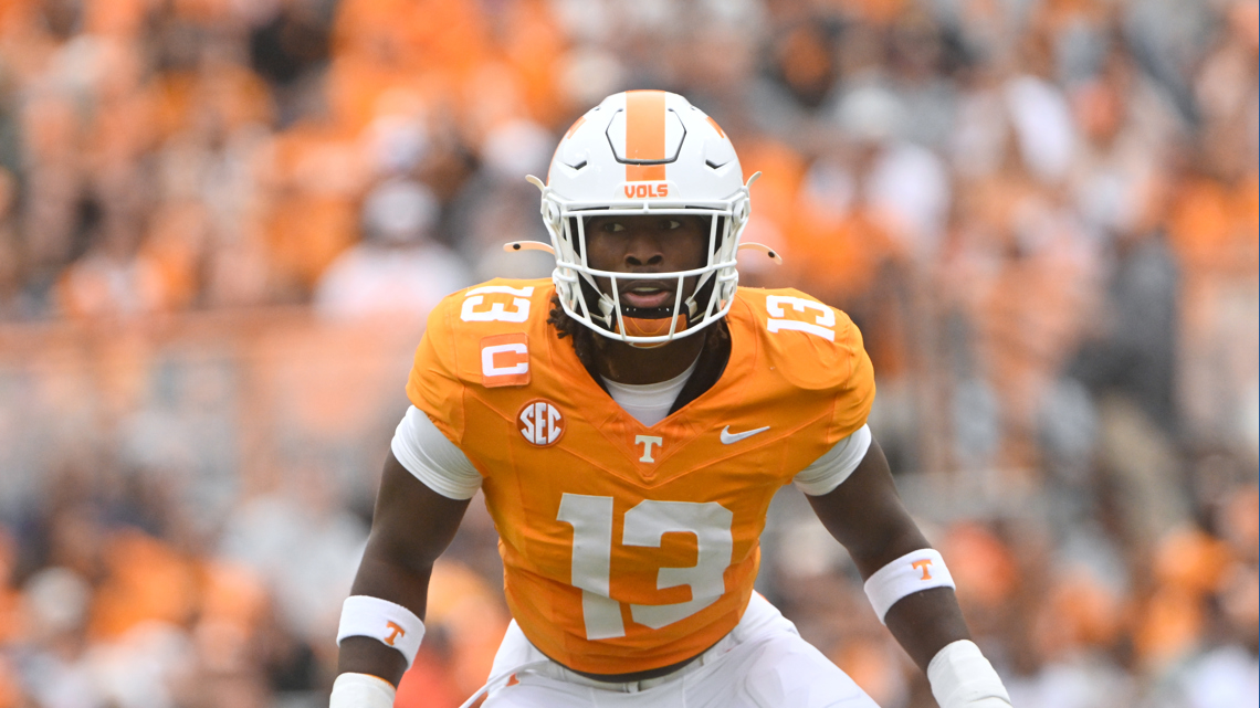Edwin Spillman inks new deal to stay with Tennessee