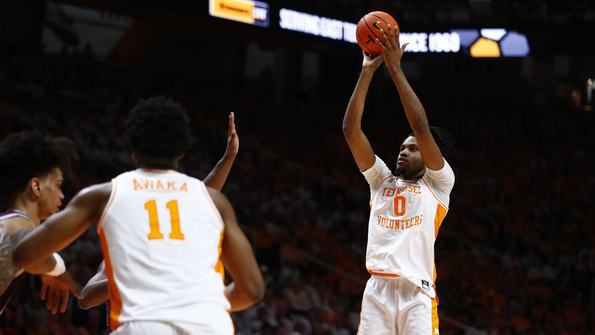 No. 5 Tennessee men's basketball dominates Texas A&M, 86-51 | wbir.com