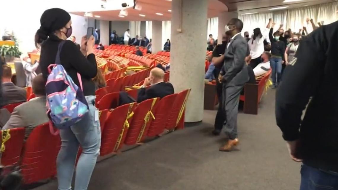 Trial starts for 4 accused of disrupting Knox County Commission meeting in aftermath of student's killing - Vimarsana News