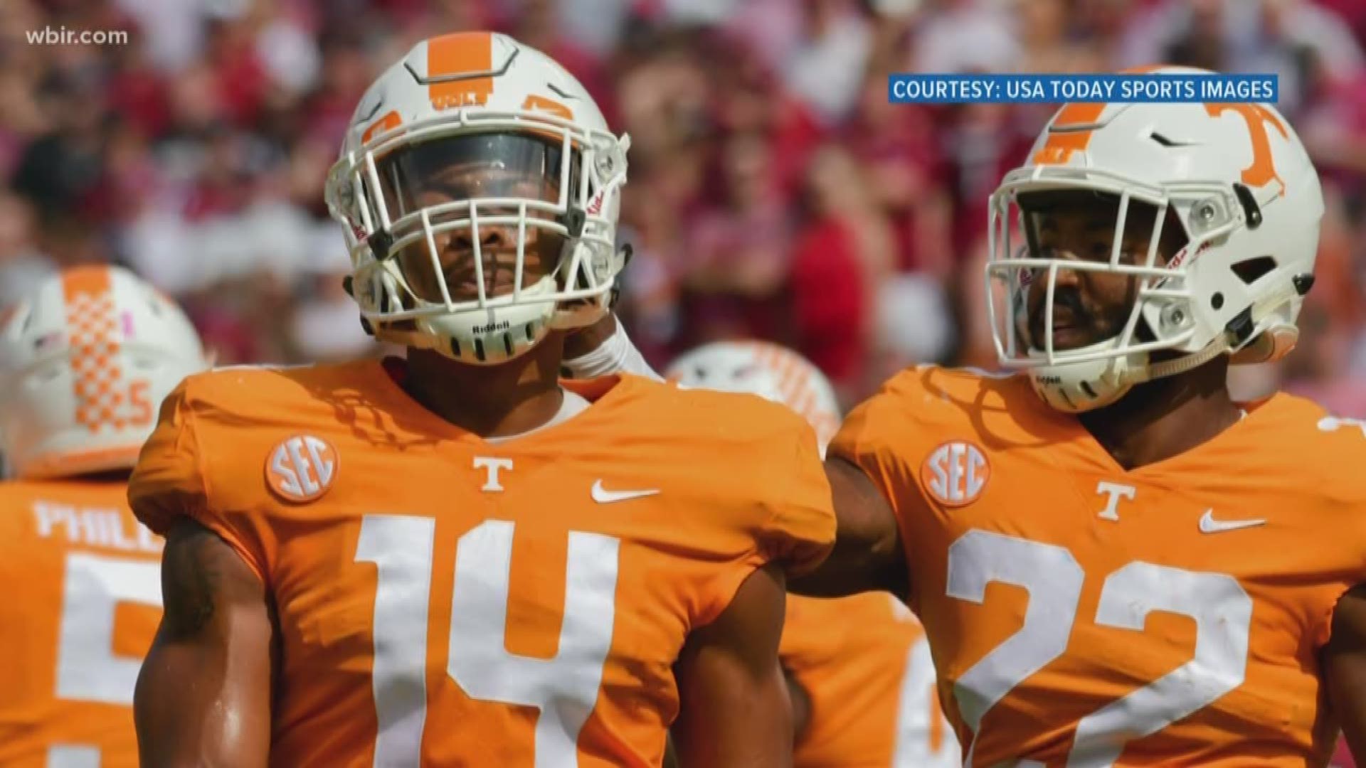 Vols redshirt linebacker Quart'e Sapp left the field during the second half of Tennessee's loss to Florida on Saturday. He and head coach Jeremy Pruitt have two different explanations for what happened.
