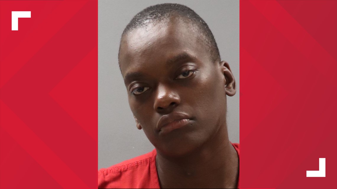 Woman arrested after carjacking Weigel's gas station | wbir.com