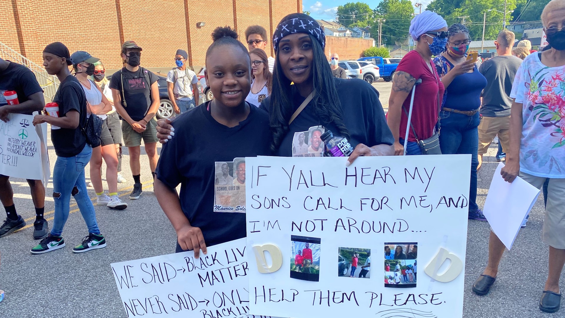 Hundreds support Black Lives Matter movement in Clinton | wbir.com
