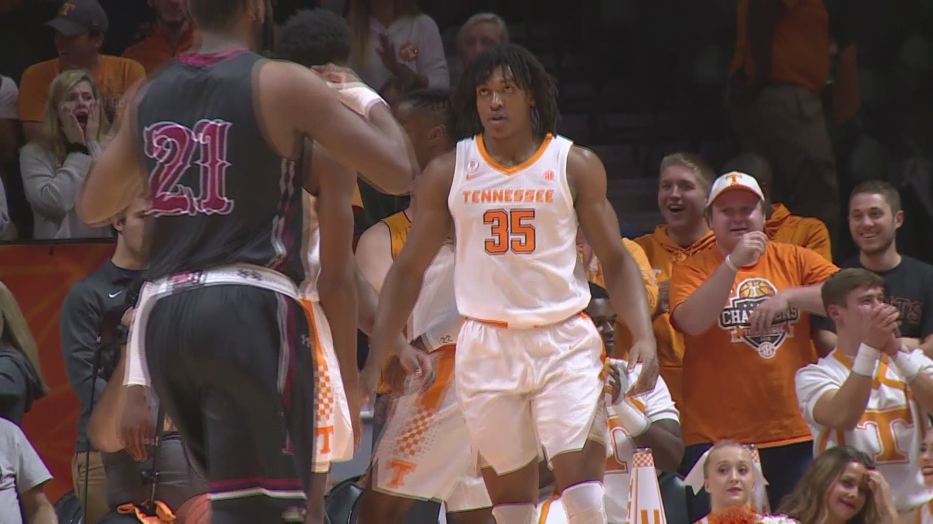 Jordan Bone led Tennessee with 18 points in a season-opening win.
