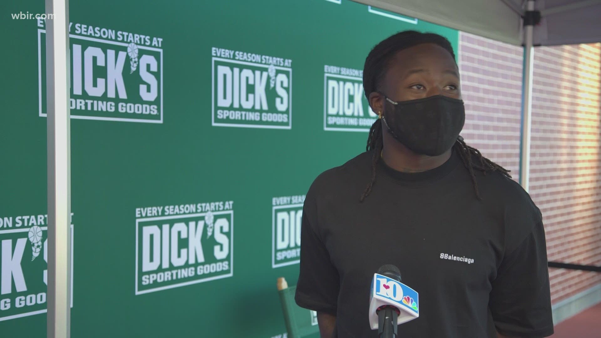 Two VFLs celebrated the grand opening of a Dick's Sporting Goods store at West Town Mall on Saturday.