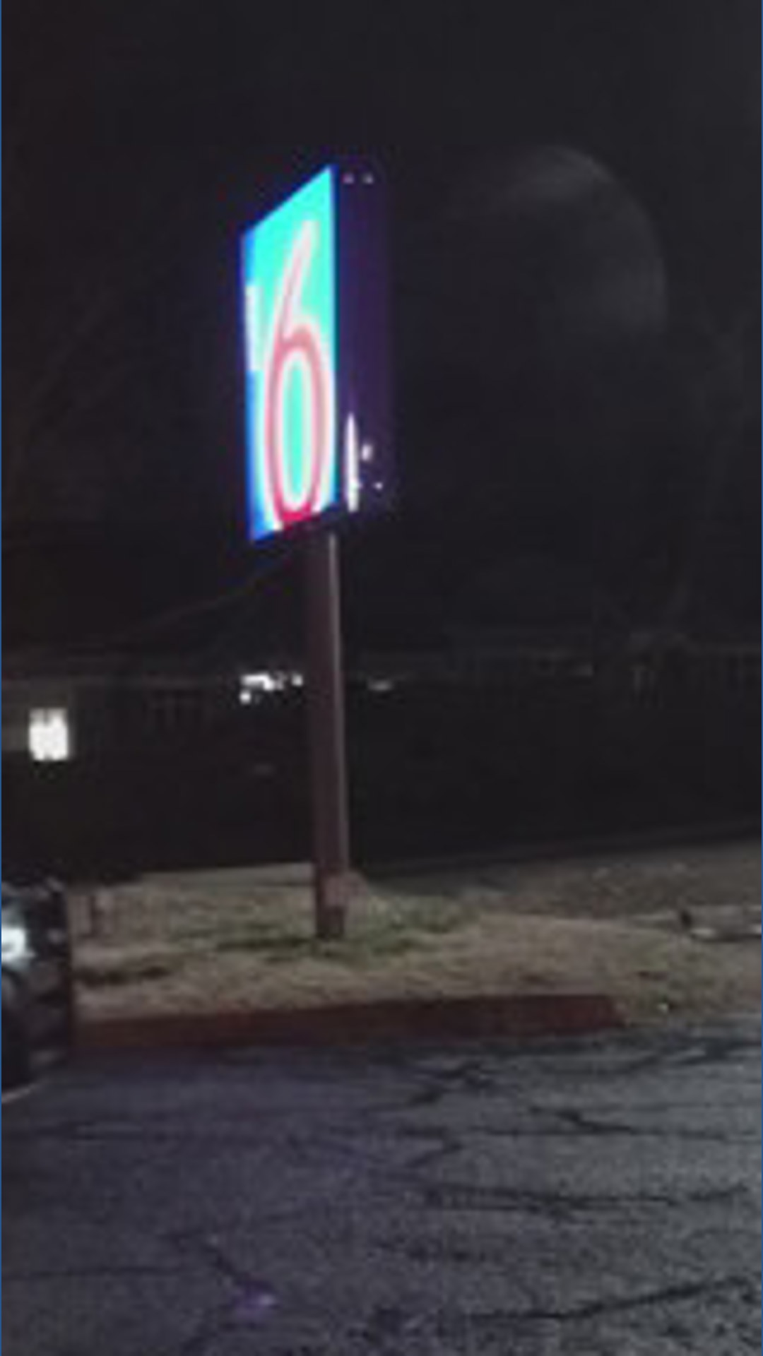 Knoxville police investigate stabbing at Motel 6 on Merchants Drive ...