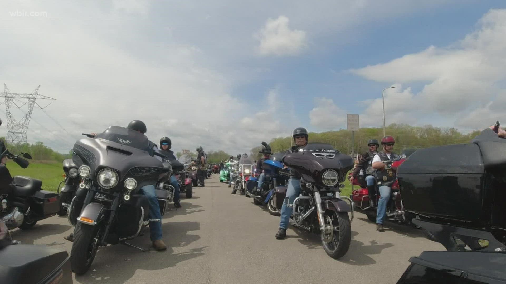 Nearly 300 people showed up to honor the memory of the late Loudon County Sergeant Chris Jenkins.