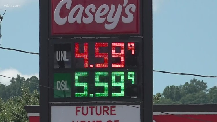 U.S. gas prices average tops $5 per gallon