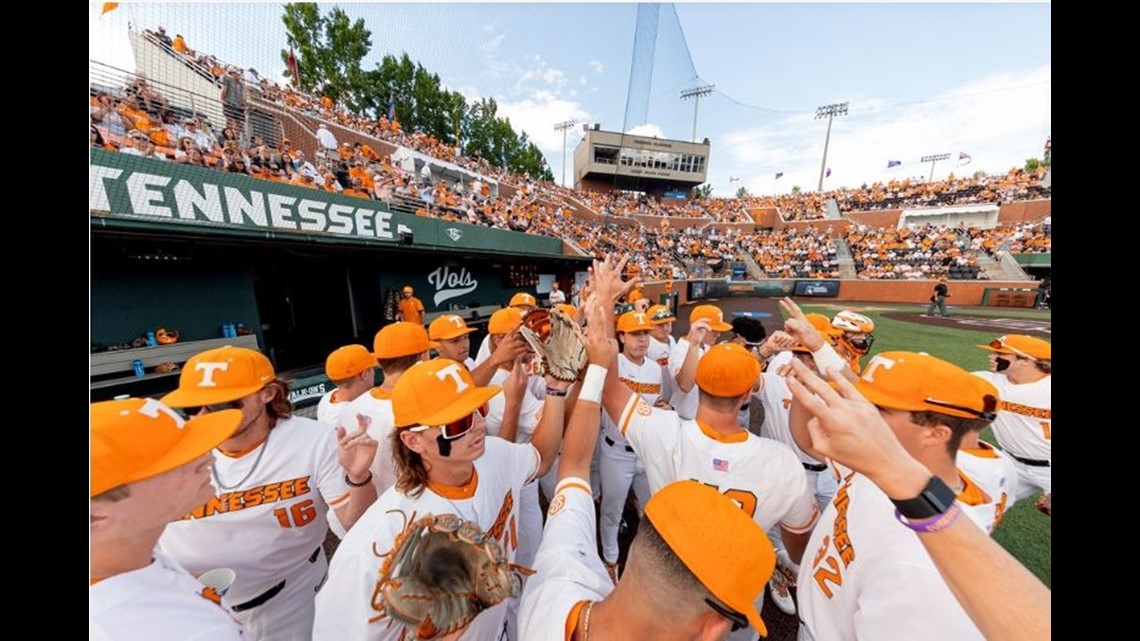 Tennessee baseball catcher Evan Russell cleared for Saturday's game against  Campbell - On3