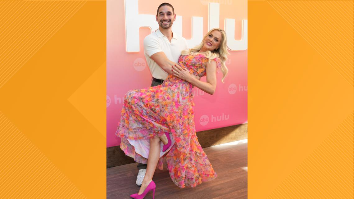 Elaine Hendrixは「Dancing with the Stars」デビューで輝いています