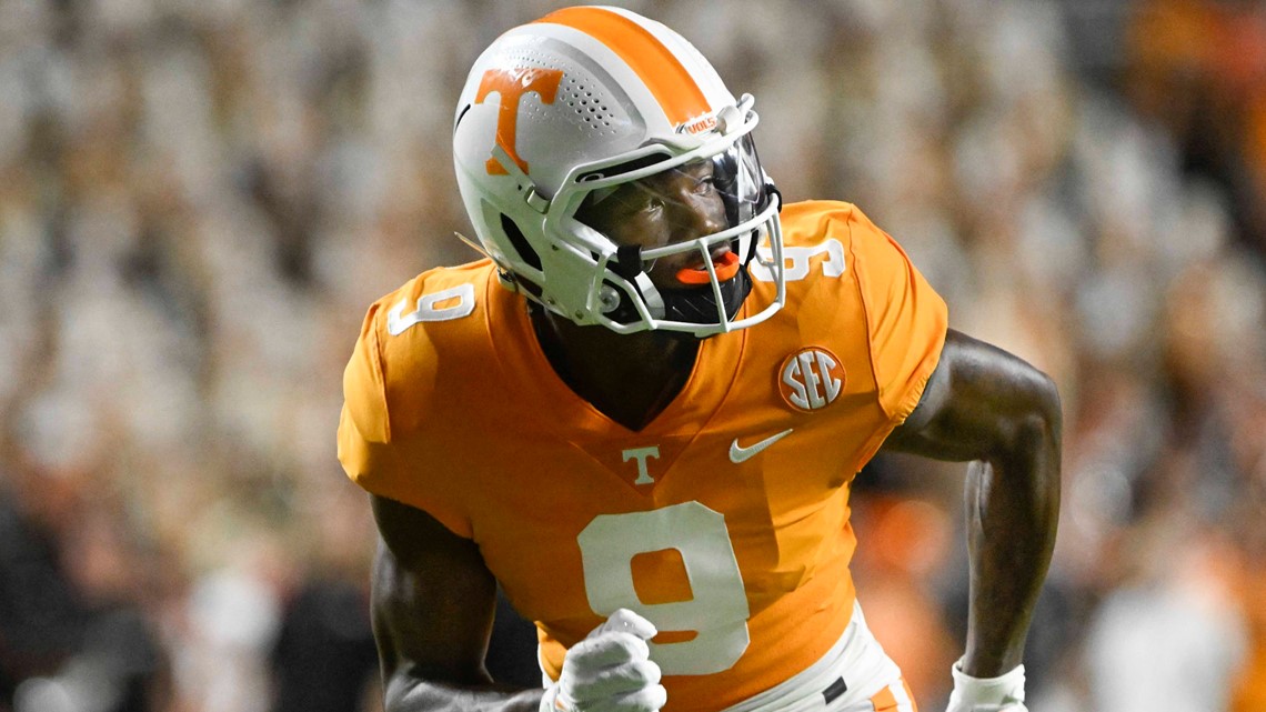 WATCH: Tennessee Wide Receiver Ejected For Throwing Punches Against Akron