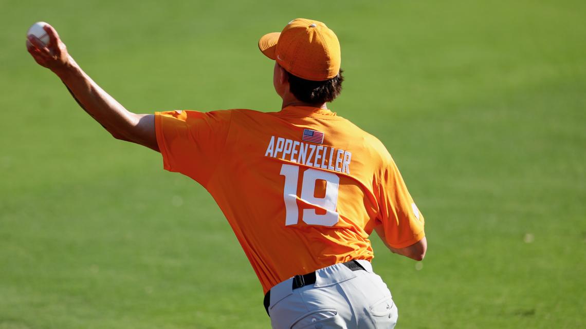 Tennessee baseball takes Game One against Oklahoma, 9-7
