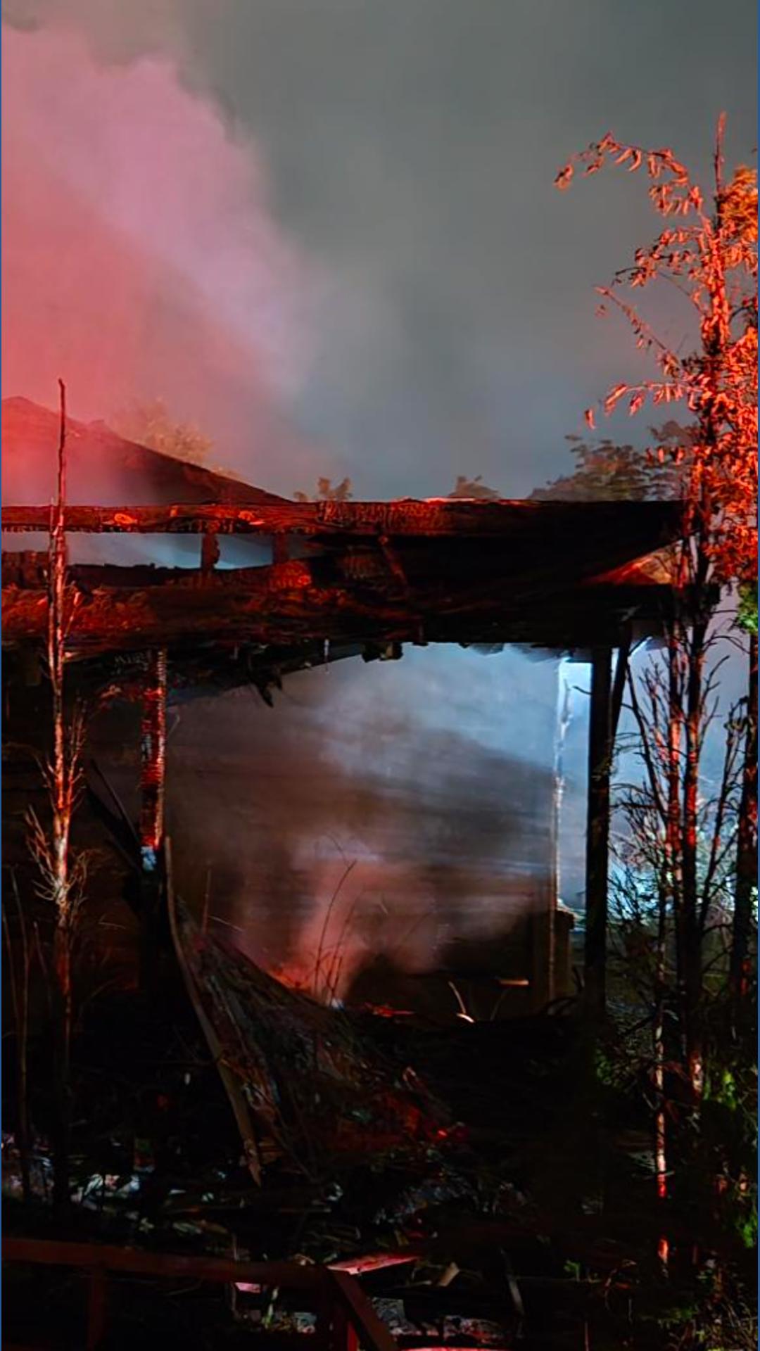 No injuries reported, 1 dog dead after house fire in West Knox County ...