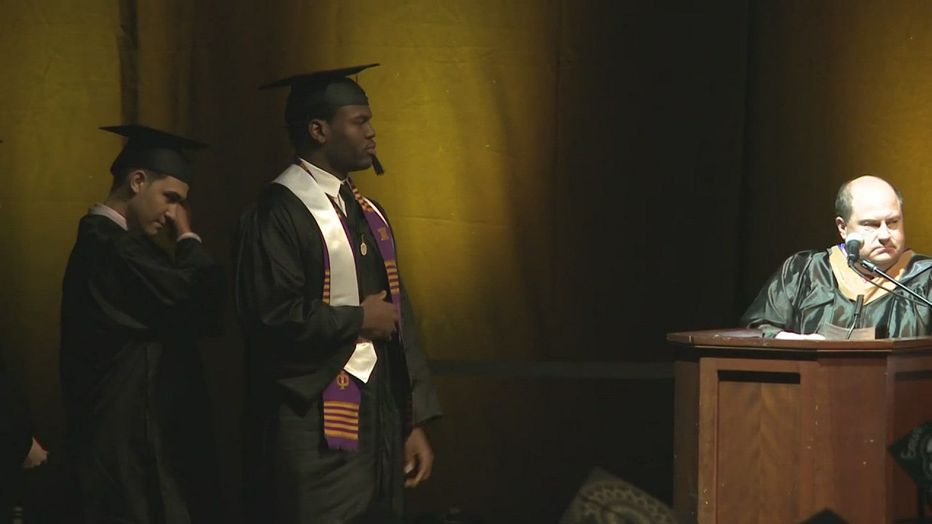 Former Vol defensive end Corey Vereen gets his bachelor degree in computer science