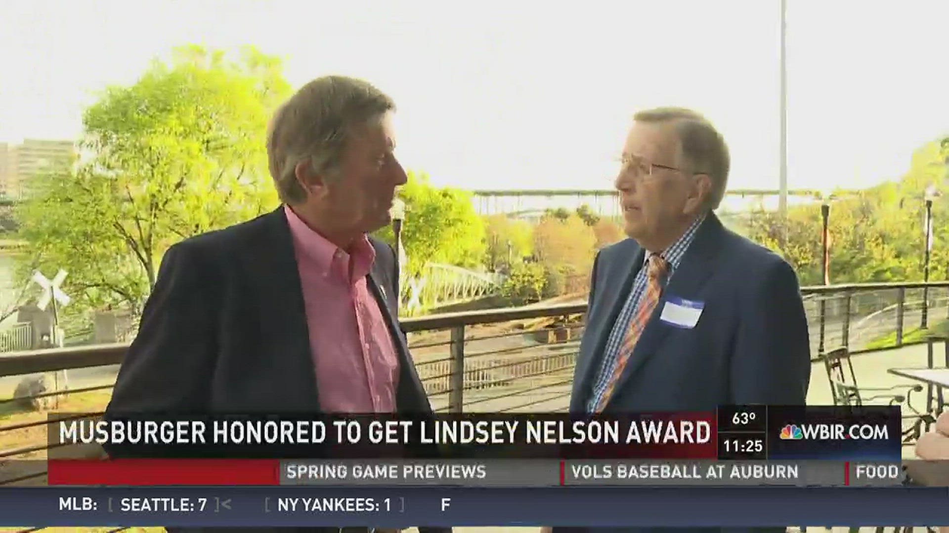 Steve Spurrier in Knoxville to accept Neyland Trophy